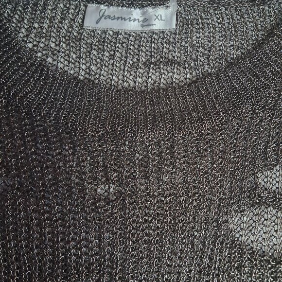 Distressed blouse - Picture 3 of 3